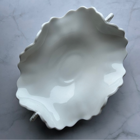 Vintage Fenton White Milk Glass Daisy & Buttons Bowl - Large - Picture 6 of 17